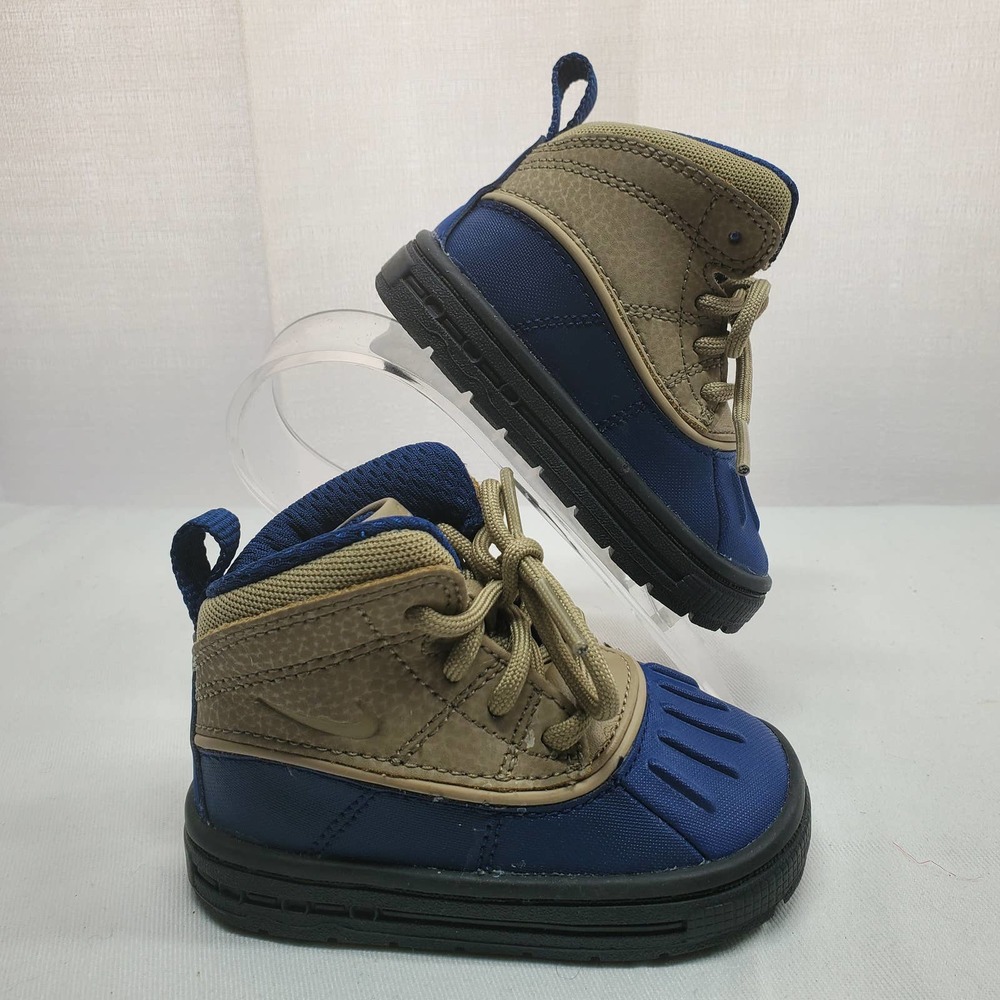 Nike Woodside 2 High Baby Toddler Hiking Shoes Size 4C Like New